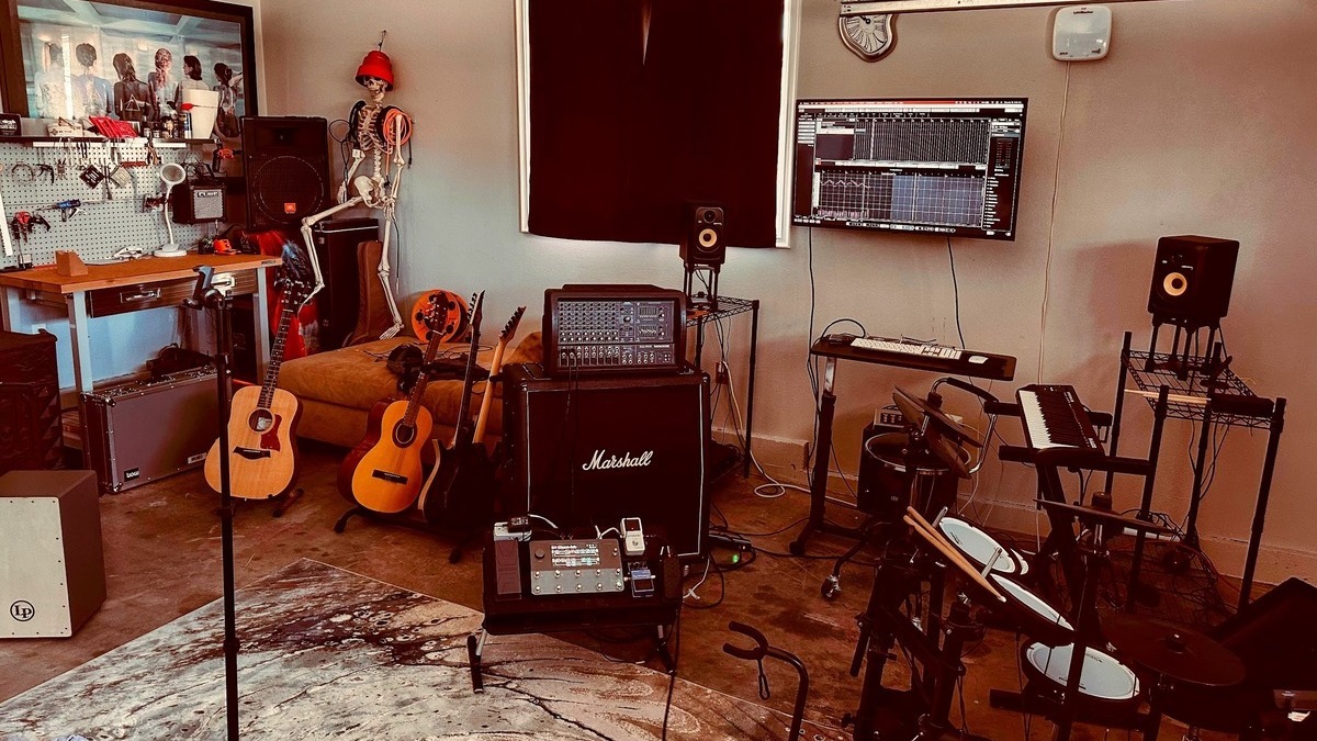 Sam Darabi's studio